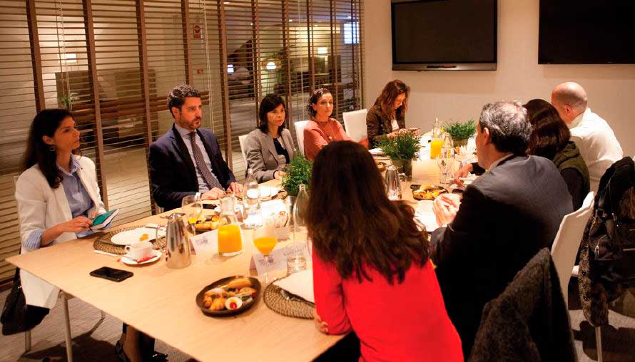 Desayuno con Equipos y Talento