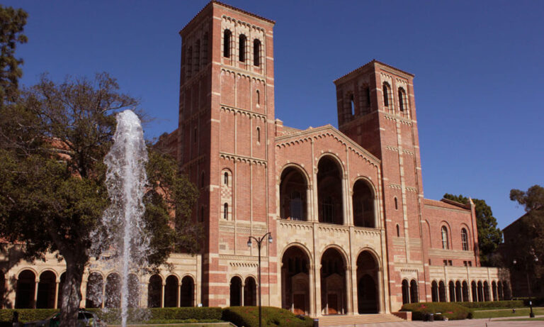 curso preuniversitario en UCLA