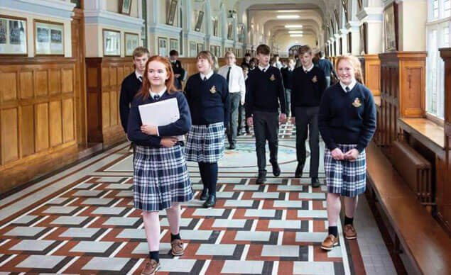 año escolar en Irlanda