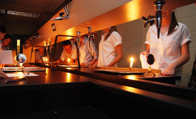 colegio-publico-con-familia-Canada