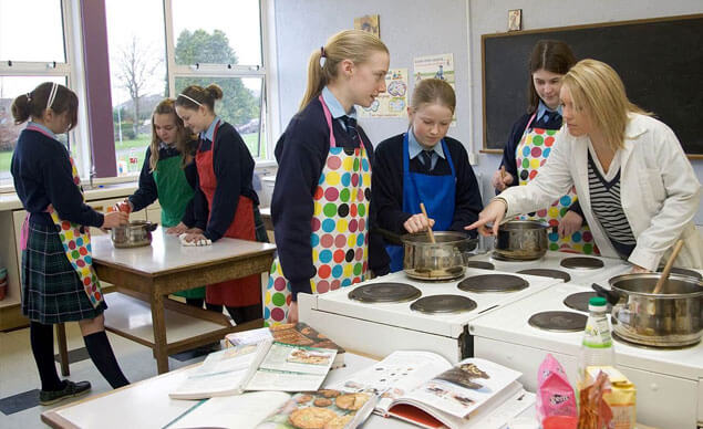 colegio-publico-con-familia-Irlanda